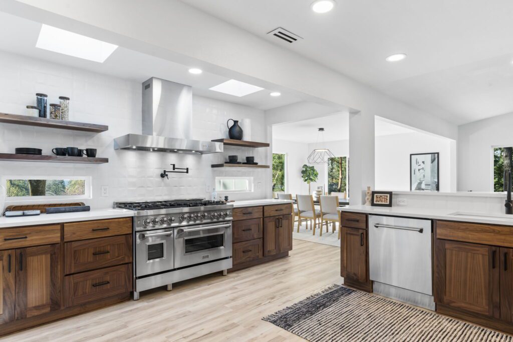A beautiful kitchen remodel in Lake Oswego, OR by a Portland kitchen remodel contractor in Lake Oswego
